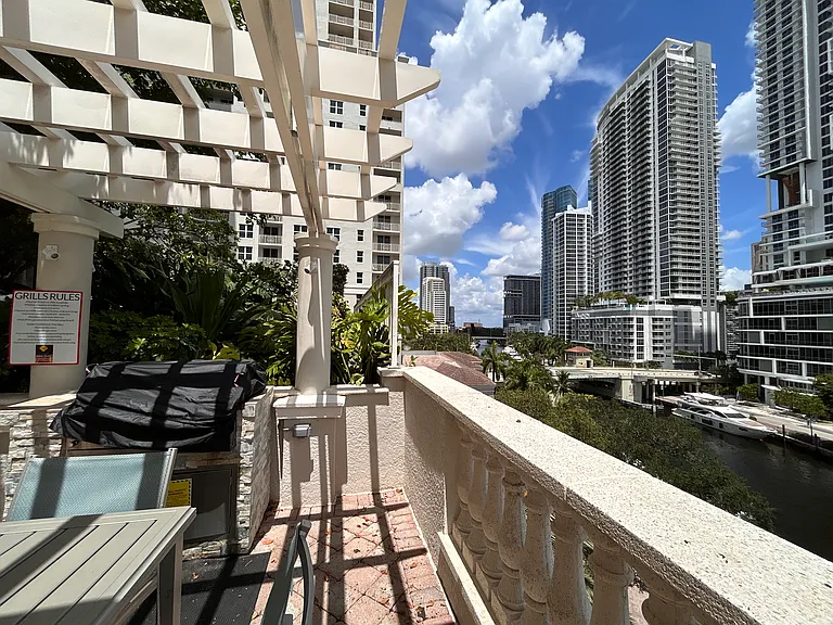 511 SE 5th Ave #620 — Photo 14