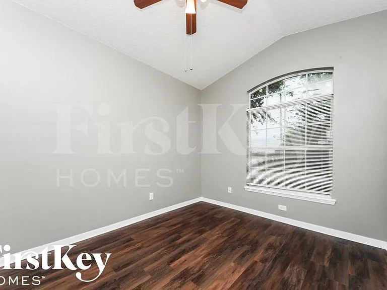 4302 Hidden Meadow Dr — Photo 11