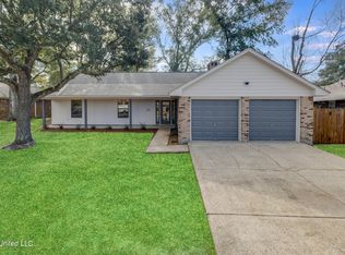 2902 Oakridge Pl, Gulfport, MS 39507