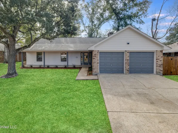 2902 Oakridge Pl, Gulfport, MS 39507