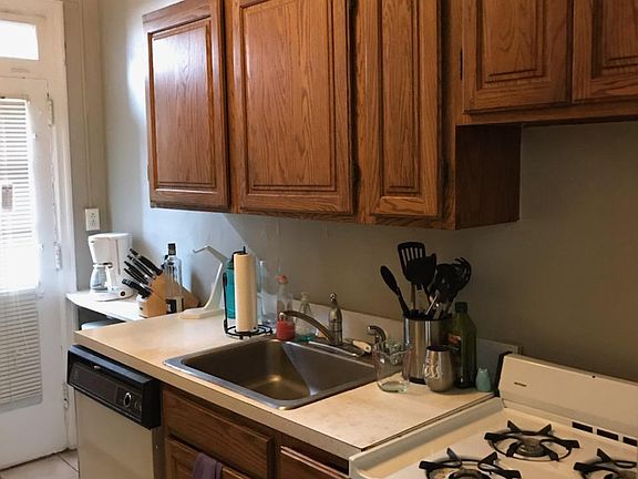 4th image of 2031-35 Locust St Unit 204