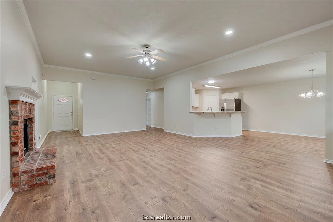 4 bed, 1893 sqft, $2,600 — Photo 4