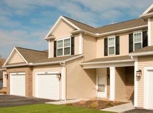 700 Pond View Hts, Rochester, NY 14612