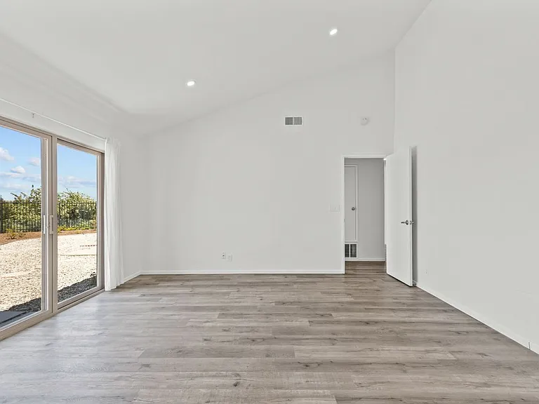 2181 Hillsbury Rd — Photo 10