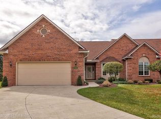 1504 Rio Grande Ct, Flint, MI 48532