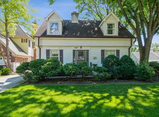 1107 S Knight Ave, Park Ridge, IL 60068