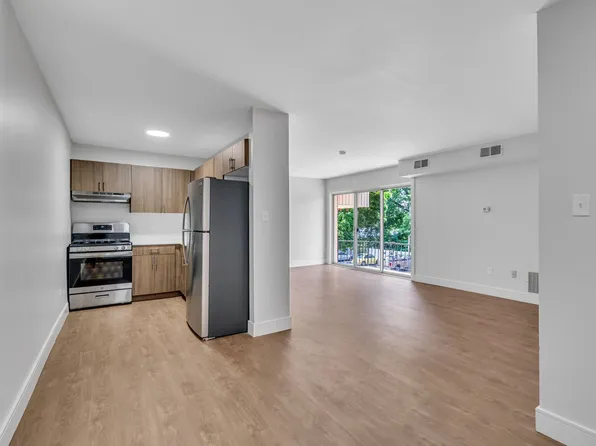 Ambassador Apartments, 420-480 Euclid Ave, Lancaster, PA 17603