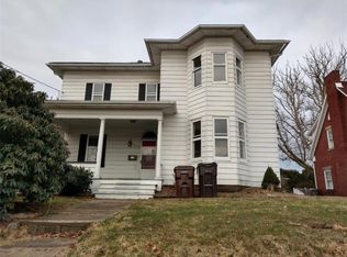 212 College Ave, Grove City, PA 16127