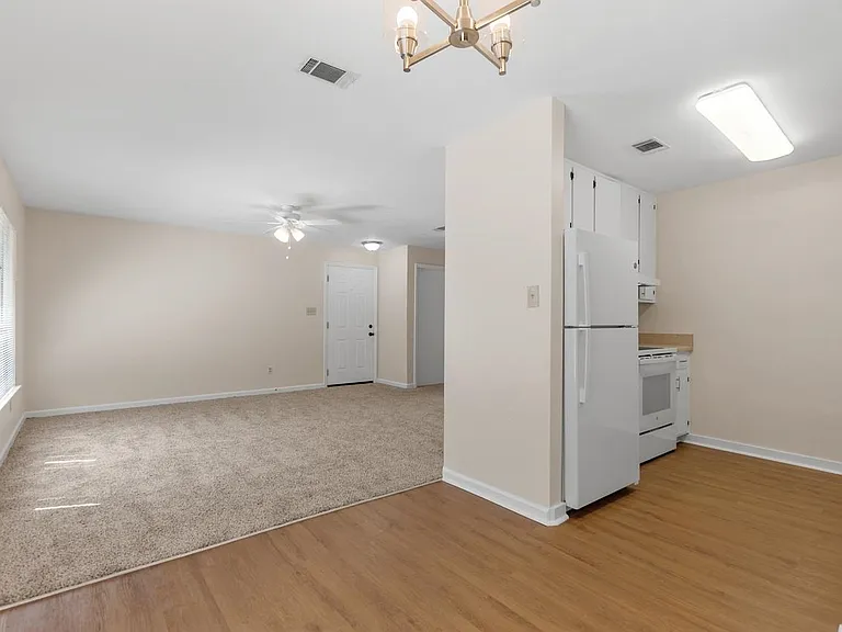 2188 Claremont Ln #C — Photo 13