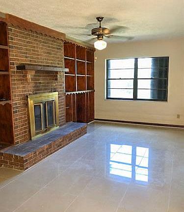 3rd image of 1698 SE Manth Ln