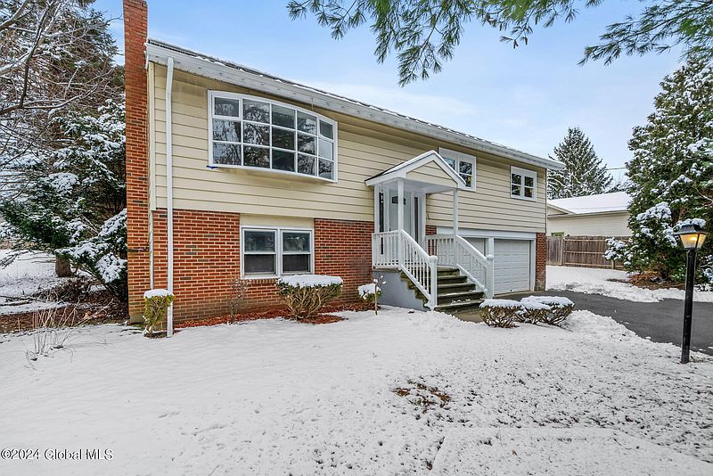 2nd image of 131 Forts Ferry Road