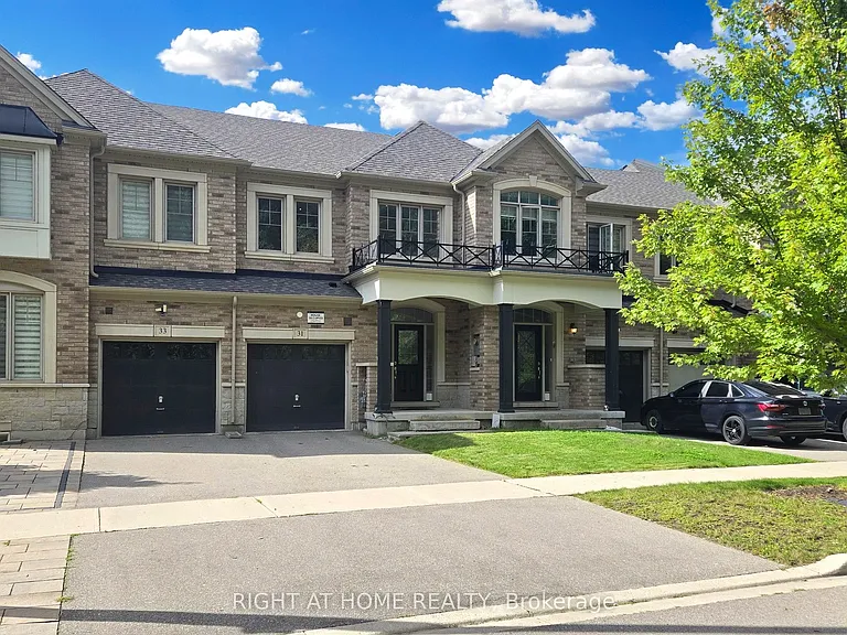 31 Lady Evelyn Cres — Photo 3