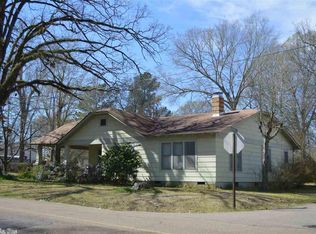1319 N 6th St, De Queen, AR 71832