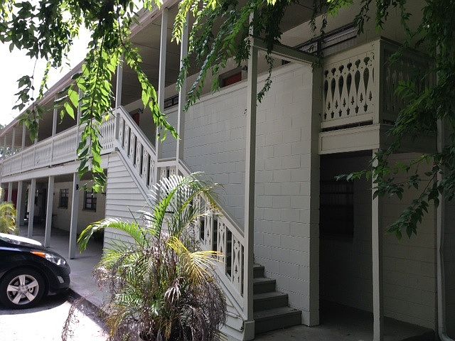 1st image of 821 NW 13th St APT 6