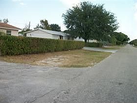 5th image of 629 W Obispo Ave