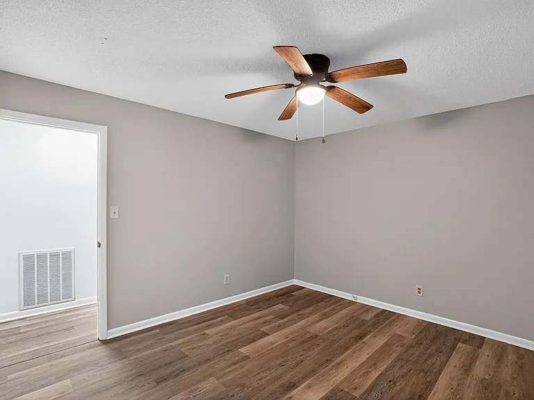 1494 Carpenter St — Photo 22
