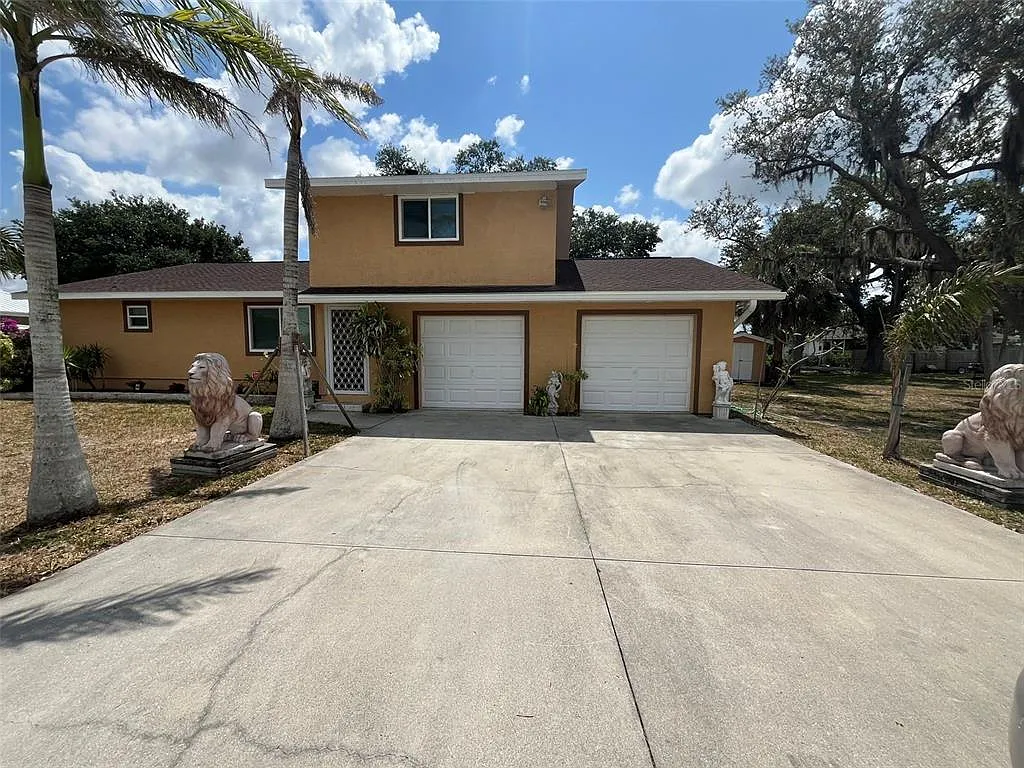 3 bed, 2.0 bath, 2048 sqft, $1,795 — Photo 1