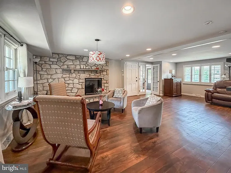 1168 Temple Dr — Photo 21