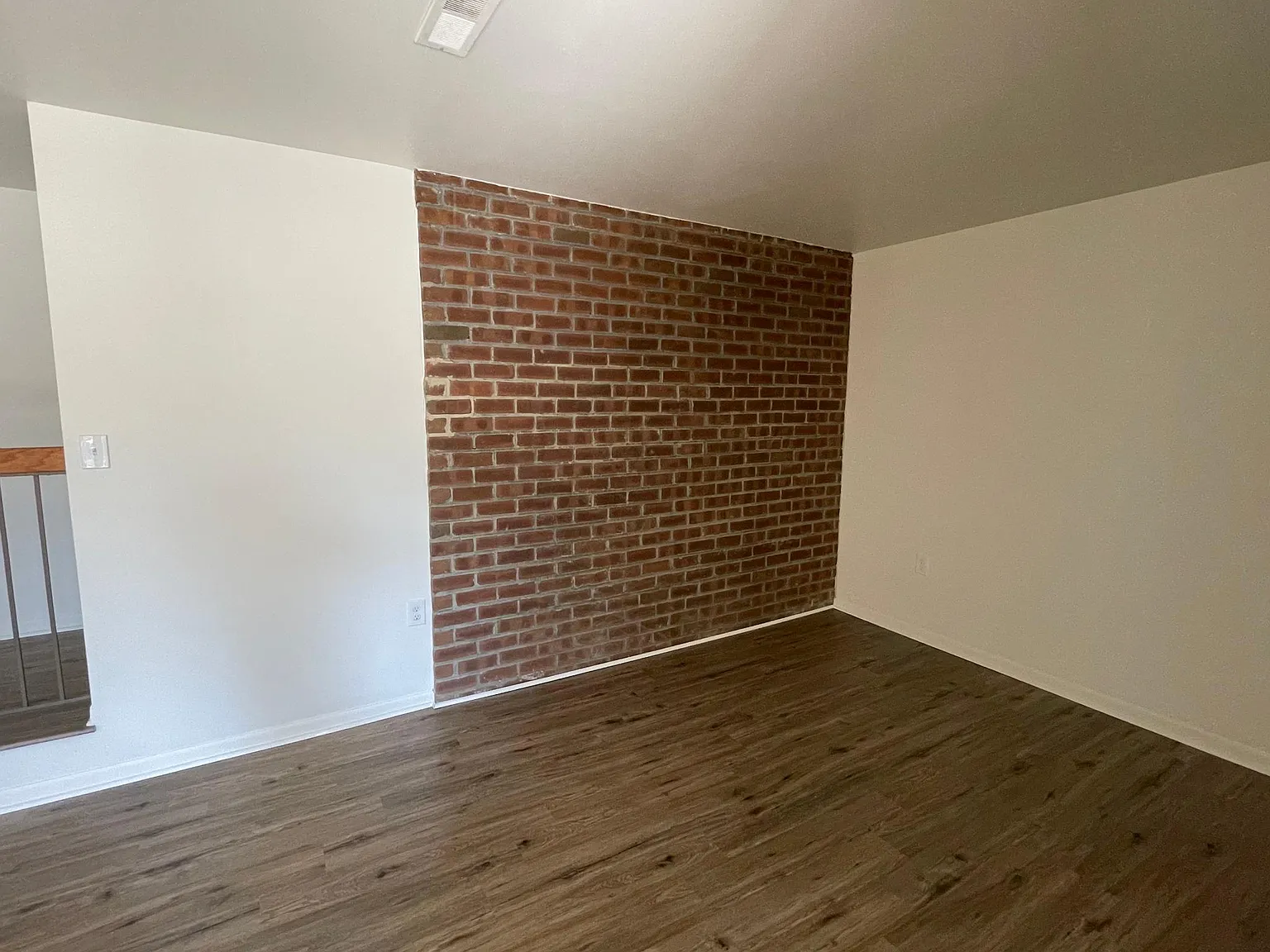 2 bed, 1391 sqft, $2,400 — Photo 3