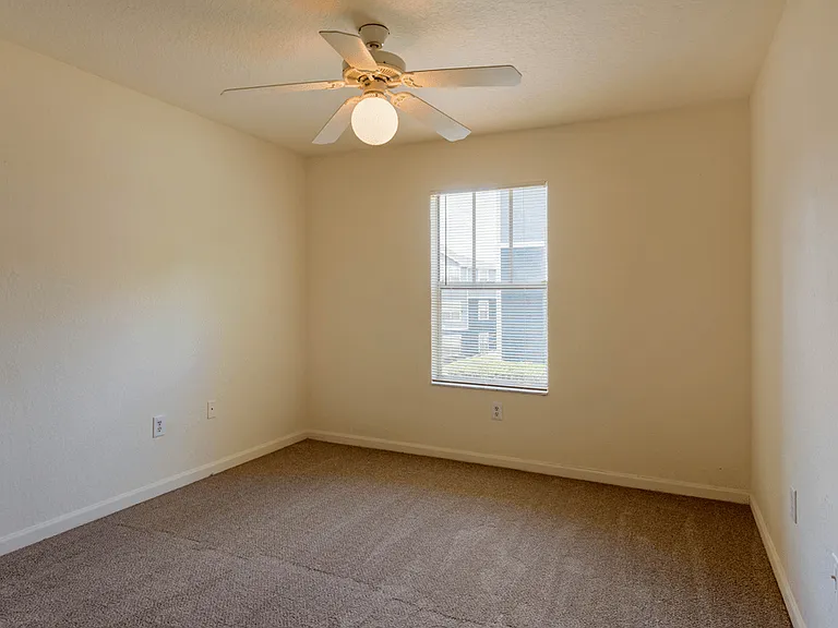 Wellesley Apartments — Photo 23