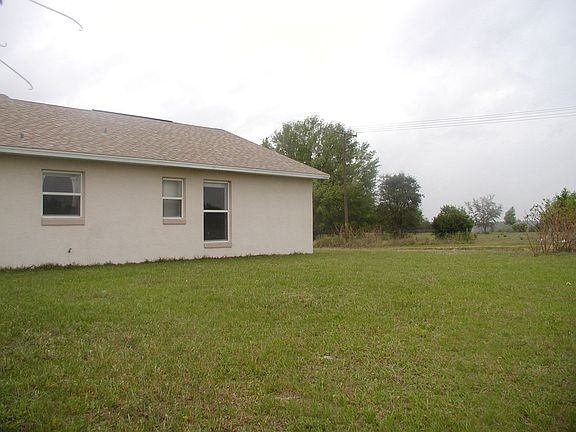 3rd image of 321 Betty Ln
