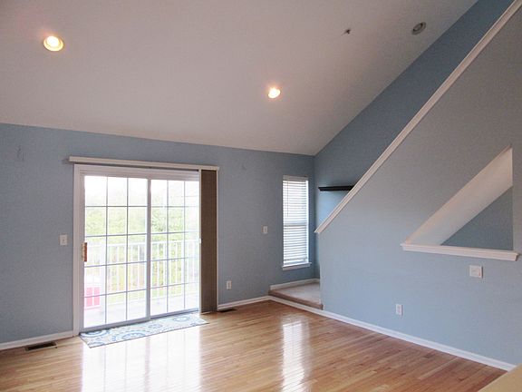 3rd image of 22 Mountainside Dr
