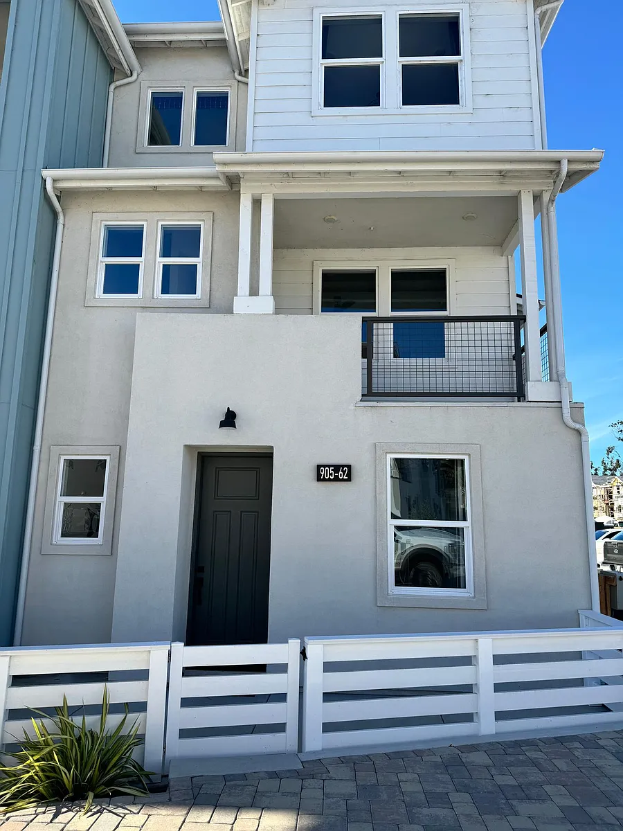 Building Photo - 905 Madonna Rd #62