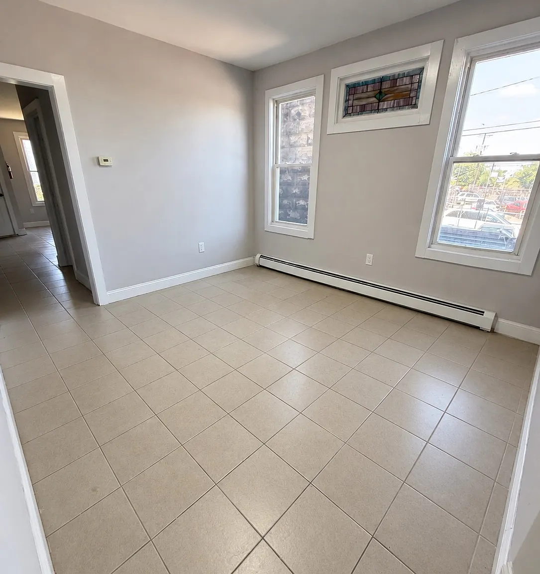 3 bed, $2,350 — Photo 3