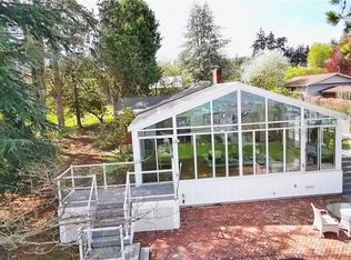 6513 Spencer Ln, Clinton, WA 98236
