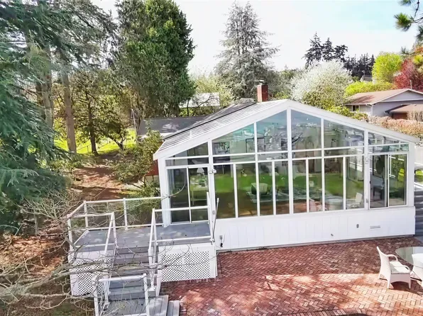 6513 Spencer Lane, Clinton, WA 98236