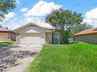 10306 Stoney Bridge Rd, Fort Worth, TX 76108