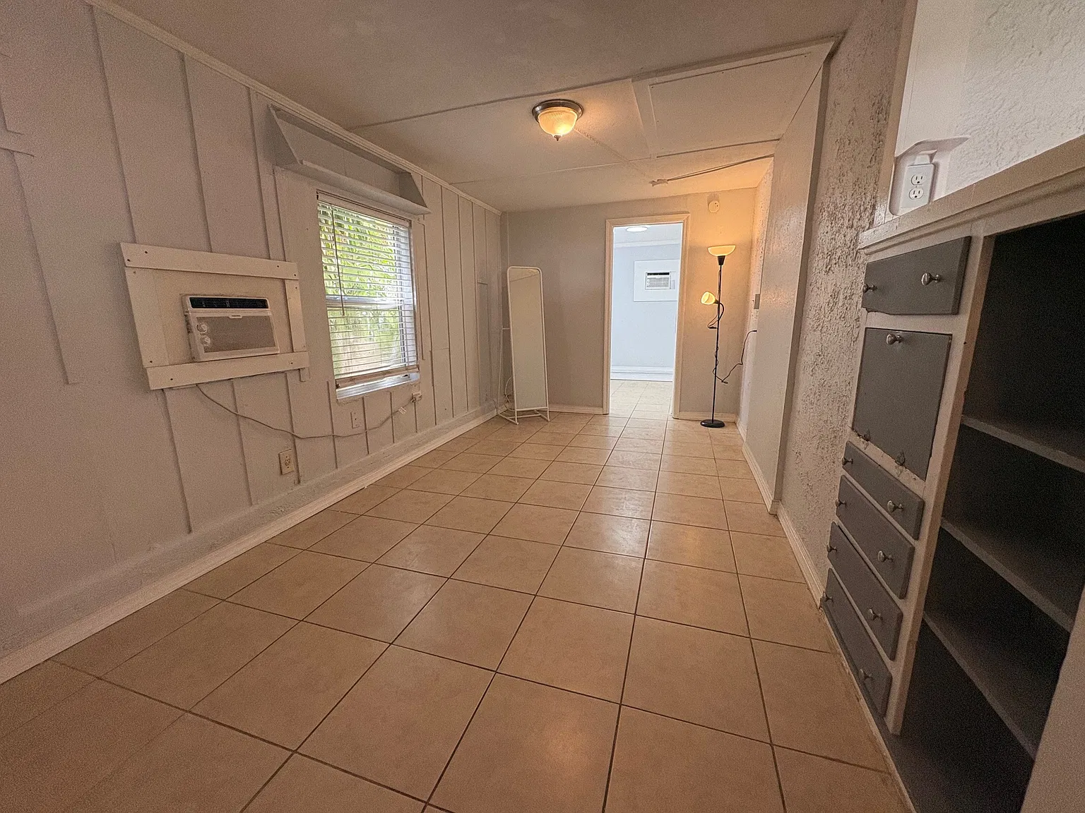 1 bed, 500 sqft, $1,200 — Photo 3