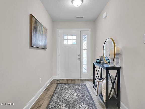 5th image of 460 Worsley Way