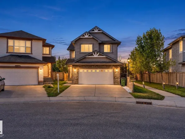 3662 13th St NW, Edmonton, AB T6T 0J5