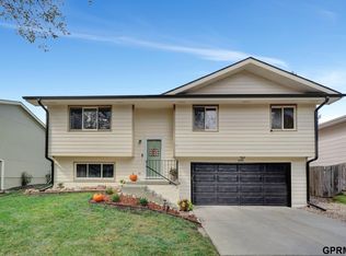 2445 SW 16th St, Lincoln, NE 68522