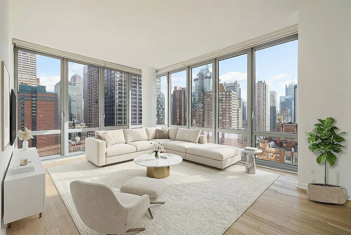 310 W 52nd St APT 30A photo 1