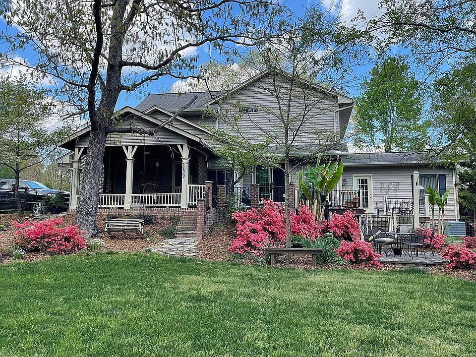 2nd image of 200 Nancy Dr