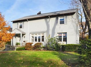 410 Wolfs Ln, Pelham, NY 10803