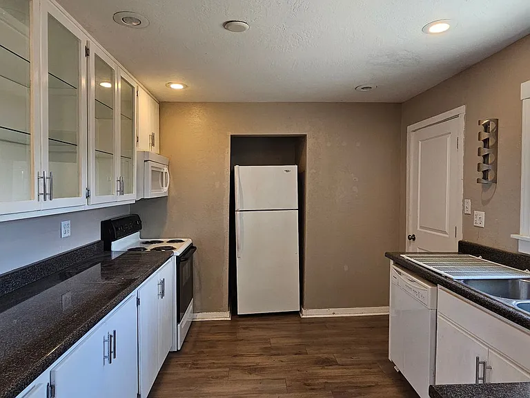1404 S Avenue I #1119 — Photo 4