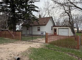 212 Pierce St, Noonan, ND 58765