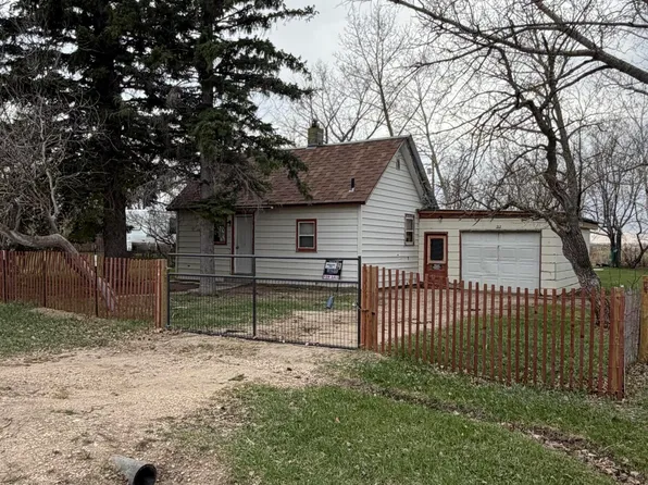 212 Pierce St, Noonan, ND 58765