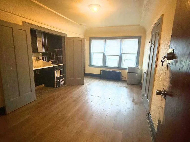 1242 W Highland Ave — Photo 17