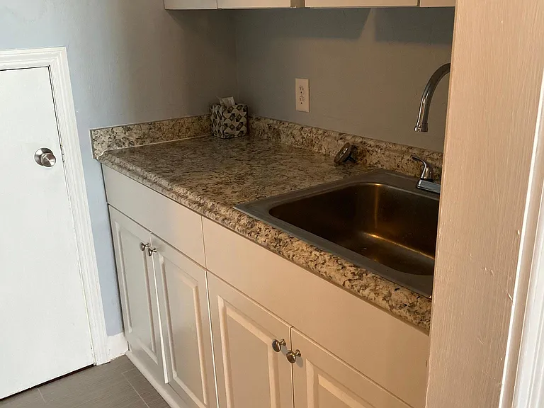 235 E Virginia St #2 — Photo 8