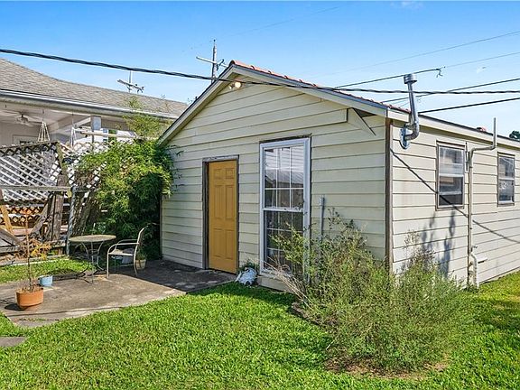 2nd image of 6235 General Diaz St