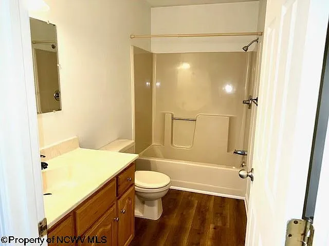1392 Bennett Dr — Photo 16