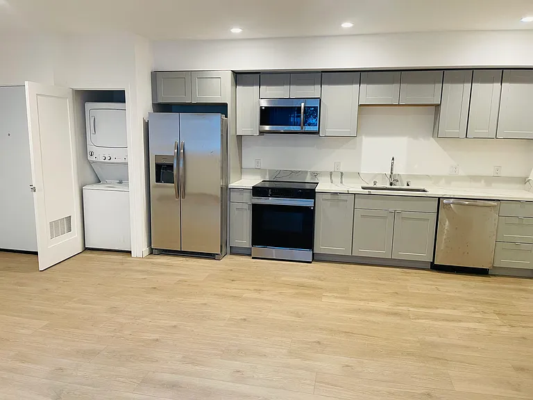 1707 Brockton Ave #14 — Photo 7