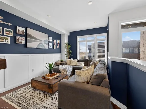 35 Midhurst Hts #33, Hamilton, ON L8J 0K9