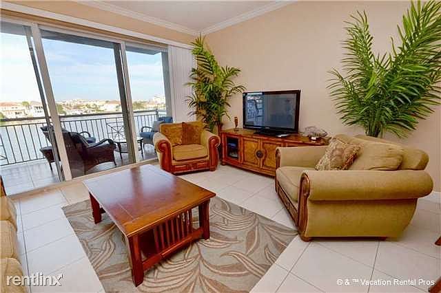 Big Comfy Chairs and Harbor Views