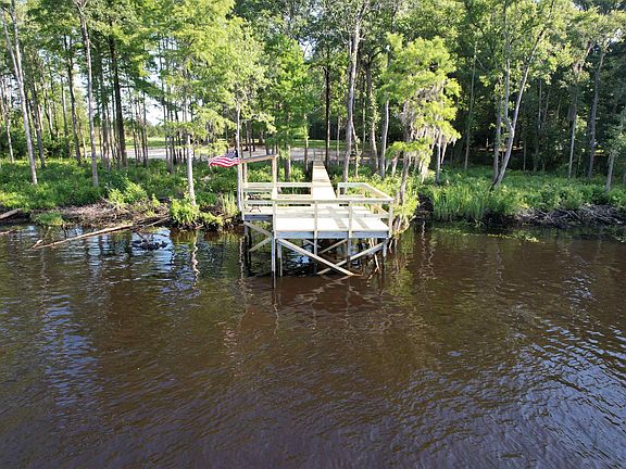 2nd image of 598 Comanche Dr.