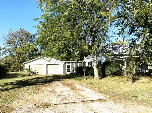 514 E Freemont St, Tower Hill, IL 62571